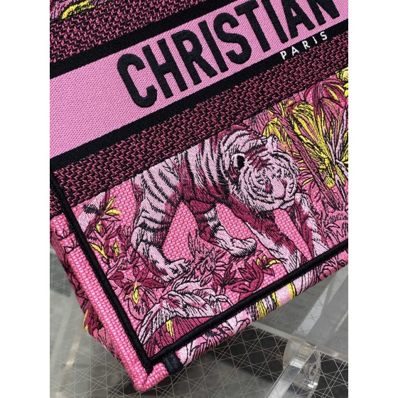 Dior Tote's latest concept zoo spring and summer series8001