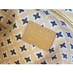 𝐋𝐎𝐔𝐈𝐒𝐕𝐔𝐈𝐓𝐓𝐎𝐍 M22976 Yellow OnTheGo Small Handbag