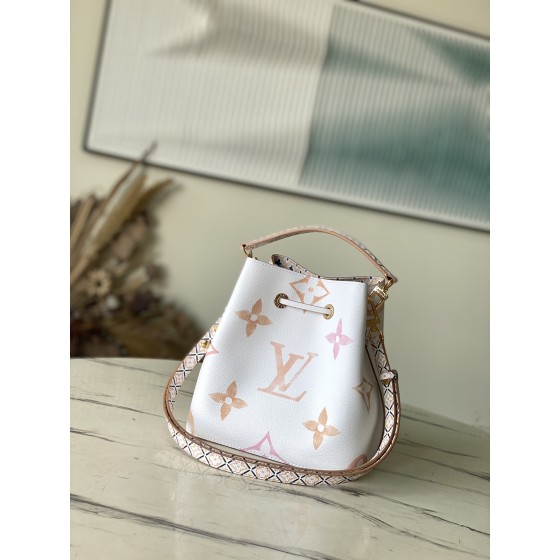 𝐋𝐎𝐔𝐈𝐒𝐕𝐔𝐈𝐓𝐓𝐎𝐍 M22985 Yellow NeoNo é Water Bucket Bag
