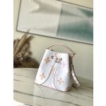 𝐋𝐎𝐔𝐈𝐒𝐕𝐔𝐈𝐓𝐓𝐎𝐍 M22985 Yellow NeoNo é Water Bucket Bag