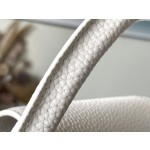 𝐋𝐎𝐔𝐈𝐒𝐕𝐔𝐈𝐓𝐓𝐎𝐍 M21887 Blue Medium This CAPUCINES BB handbag