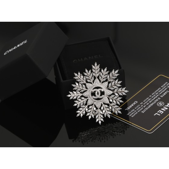 CHANEL High end Snowflake ❄️ Double C brooch