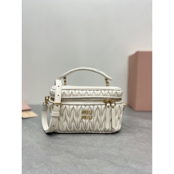 MIU MIU 5BH226: M New Product Makeup Bag Handbag