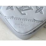 𝐋𝐎𝐔𝐈𝐒𝐕𝐔𝐈𝐓𝐓𝐎𝐍 M46603 gray embossed Trio messenger bag