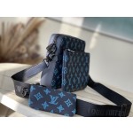 𝐋𝐎𝐔𝐈𝐒𝐕𝐔𝐈𝐓𝐓𝐎𝐍 M46604 Blue Embossed This Trio Postman Bag