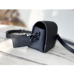 𝐋𝐎𝐔𝐈𝐒𝐕𝐔𝐈𝐓𝐓𝐎𝐍 M82085 Black Takeoff Postman Bag