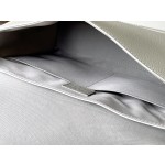 𝐋𝐎𝐔𝐈𝐒𝐕𝐔𝐈𝐓𝐓𝐎𝐍 M22505 Grey Green Takeoff Postman Bag