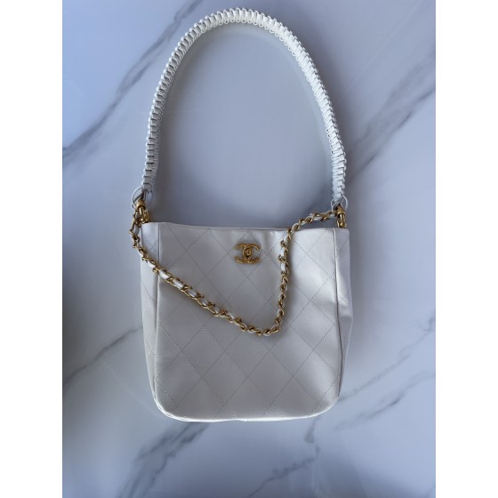 CHANEL model: AS4210