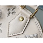 𝐋𝐎𝐔𝐈𝐒𝐕𝐔𝐈𝐓𝐓𝐎𝐍 M22878 meter white embroidered shell bag series
