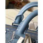 𝐋𝐎𝐔𝐈𝐒𝐕𝐔𝐈𝐓𝐓𝐎𝐍 M22762 denim fabric This Keepall Bandouli è re 25 handbag