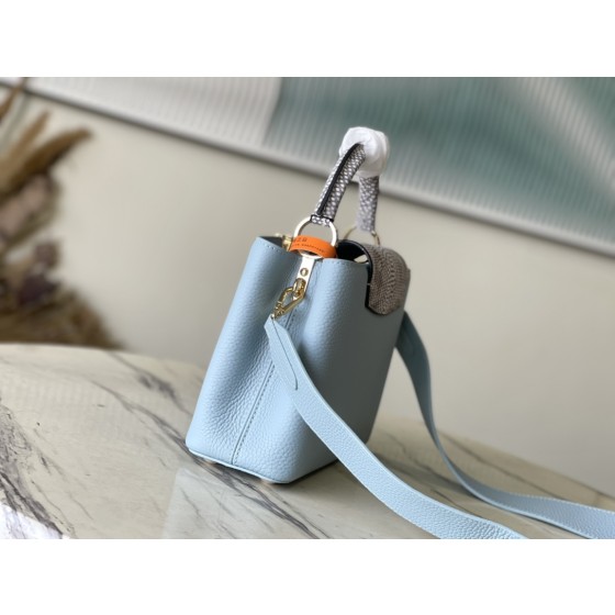 𝐋𝐎𝐔𝐈𝐒𝐕𝐔𝐈𝐓𝐓𝐎𝐍 M21166 Blue Snake Skin Fritillaria Small Size This CAPUCINES BB handbag