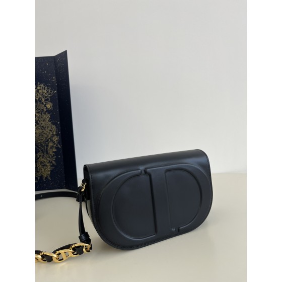 DIOR Signature series large Logo embossed logo