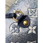 LOUIS VUITTON M22921 This Neverfull Medium Handbag