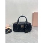MIU MIU 5BB142，保龄球包包