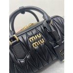 MIU MIU 5BB142，保龄球包包