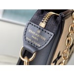 LOUIS VUITTON    M82521