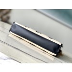 LOUIS VUITTON    M82521