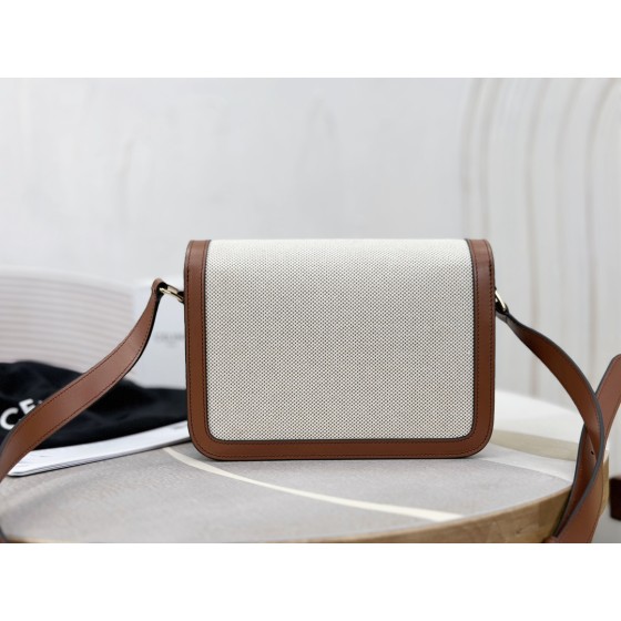 CELINE 𝗧𝗥𝗜𝗢𝗠𝗣𝗛𝗘～ Canvas with cow leather model: 191242