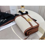 CELINE 𝗧𝗥𝗜𝗢𝗠𝗣𝗛𝗘～ Canvas with cow leather model: 191242