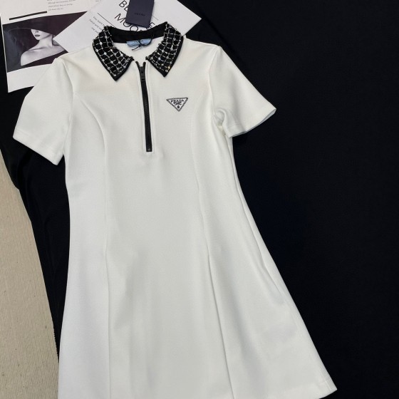 Satin twill inlaid triangle decoration V-neck sleeveless vest umbrella skirt