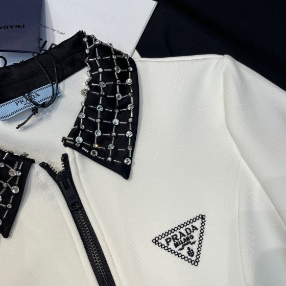 Satin twill inlaid triangle decoration V-neck sleeveless vest umbrella skirt