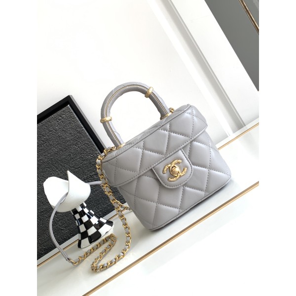 CHANEL 23Ss Spring/Summer Handle Cover Bag 4035