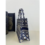 DIOR Tote classic diamond grid, iconic letters