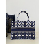 DIOR Tote classic diamond grid, iconic letters