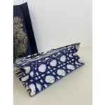 DIOR Tote classic diamond grid, iconic letters