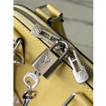 𝐋𝐎𝐔𝐈𝐒𝐕𝐔𝐈𝐓𝐓𝐎𝐍 M21682 Chicken Yellow