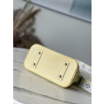 𝐋𝐎𝐔𝐈𝐒𝐕𝐔𝐈𝐓𝐓𝐎𝐍 M21682 Chicken Yellow