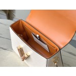 𝐋𝐎𝐔𝐈𝐒𝐕𝐔𝐈𝐓𝐓𝐎𝐍 M22236 meter white (woven) This Twist medium size handbag