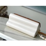 𝐋𝐎𝐔𝐈𝐒𝐕𝐔𝐈𝐓𝐓𝐎𝐍 M22236 meter white (woven) This Twist medium size handbag
