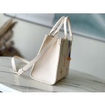 𝐋𝐎𝐔𝐈𝐒𝐕𝐔𝐈𝐓𝐓𝐎𝐍 M45661 handbag is the latest successor to this Ontogo mini shopping bag