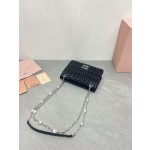 MIU MIU 5BP065#经典标志Matelasse皱褶纹图案