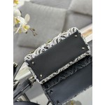 Dior pentagram embroidered tulle beads M0565