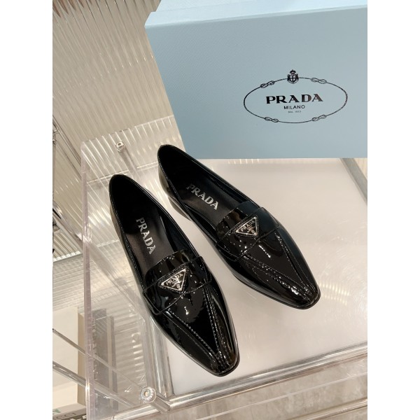 Prada lacquered leather bead fabric women's shoes