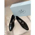 Prada lacquered leather bead fabric women's shoes