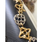 𝐋𝐎𝐔𝐈𝐒𝐕𝐔𝐈𝐓𝐓𝐎𝐍 M22773 Black Water Wave Twist Series TWIST Medium Handbag