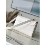 𝐋𝐎𝐔𝐈𝐒𝐕𝐔𝐈𝐓𝐓𝐎𝐍 M22774 White Water Wave Twist Series TWIST Medium Handbag 2768