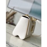 𝐋𝐎𝐔𝐈𝐒𝐕𝐔𝐈𝐓𝐓𝐎𝐍 M22774 White Water Wave Twist Series TWIST Medium Handbag 2768