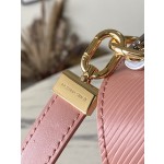 𝐋𝐎𝐔𝐈𝐒𝐕𝐔𝐈𝐓𝐓𝐎𝐍 M23074 Peach Powder Water Ripple Twist Series TWIST Small Handbag