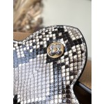 𝐋𝐎𝐔𝐈𝐒𝐕𝐔𝐈𝐓𝐓𝐎𝐍 N99387/M48865 Light Yellow Snake Shoulder This Capuchines BB handbag