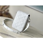 𝐋𝐎𝐔𝐈𝐒𝐕𝐔𝐈𝐓𝐓𝐎𝐍 M82568 Grey S-Lock Vertical Mini Handbag