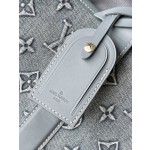 𝐋𝐎𝐔𝐈𝐒𝐕𝐔𝐈𝐓𝐓𝐎𝐍 M22537 denim Week-End Tote handbag