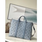 𝐋𝐎𝐔𝐈𝐒𝐕𝐔𝐈𝐓𝐓𝐎𝐍 M22537 denim Week-End Tote handbag
