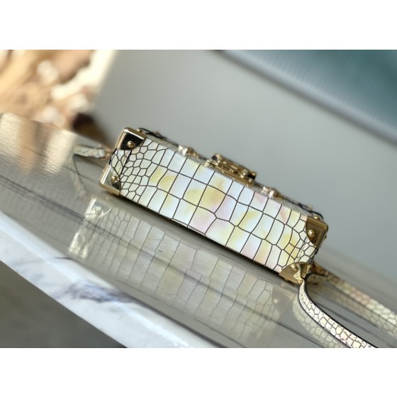 𝐋𝐎𝐔𝐈𝐒𝐕𝐔𝐈𝐓𝐓𝐎𝐍 N82327 Petite Malle handbag