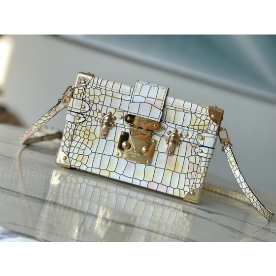 𝐋𝐎𝐔𝐈𝐒𝐕𝐔𝐈𝐓𝐓𝐎𝐍 N82327 Petite Malle handbag