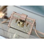 𝐋𝐎𝐔𝐈𝐒𝐕𝐔𝐈𝐓𝐓𝐎𝐍 N22882 Gold