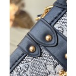 𝐋𝐎𝐔𝐈𝐒𝐕𝐔𝐈𝐓𝐓𝐎𝐍 N22882 Blue